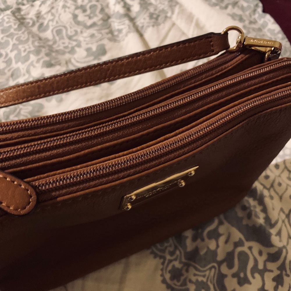 Michael Kors 3-pocket, brown leather crossbody